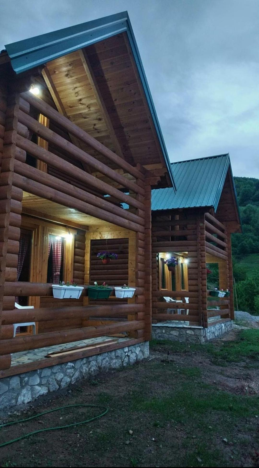 Eco Village Jasavic Plav Eksteriør bilde